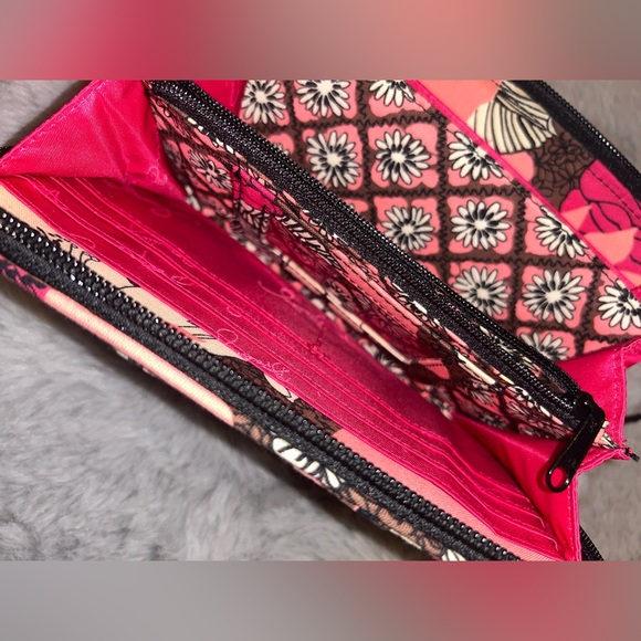 Vera Bradley Mocha Rose Accordion Wallet - DISCONTINUED Fall of 2011 - Picture 6 of 9